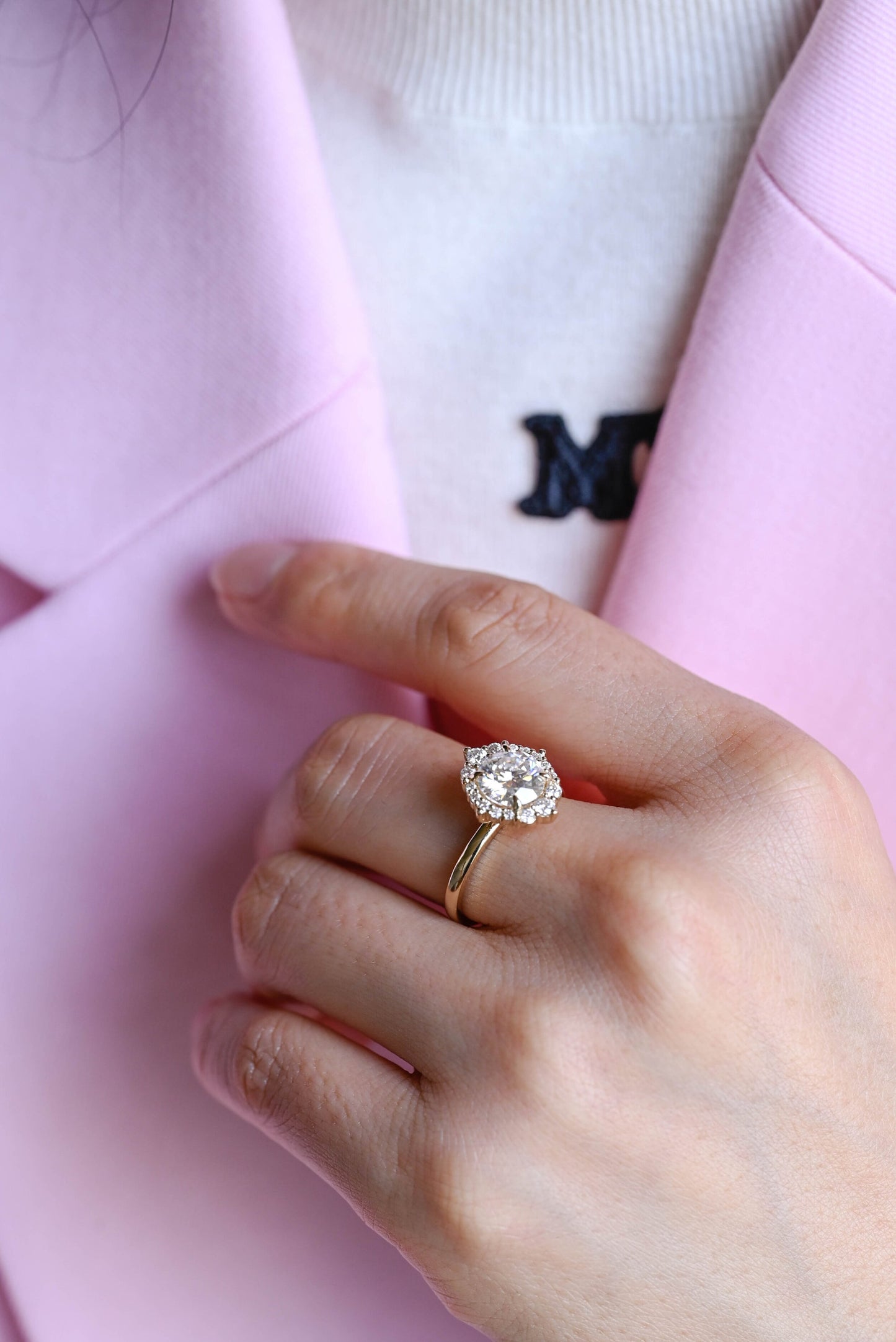1.0 CT Round Cut Halo Moissanite Engagement Ring