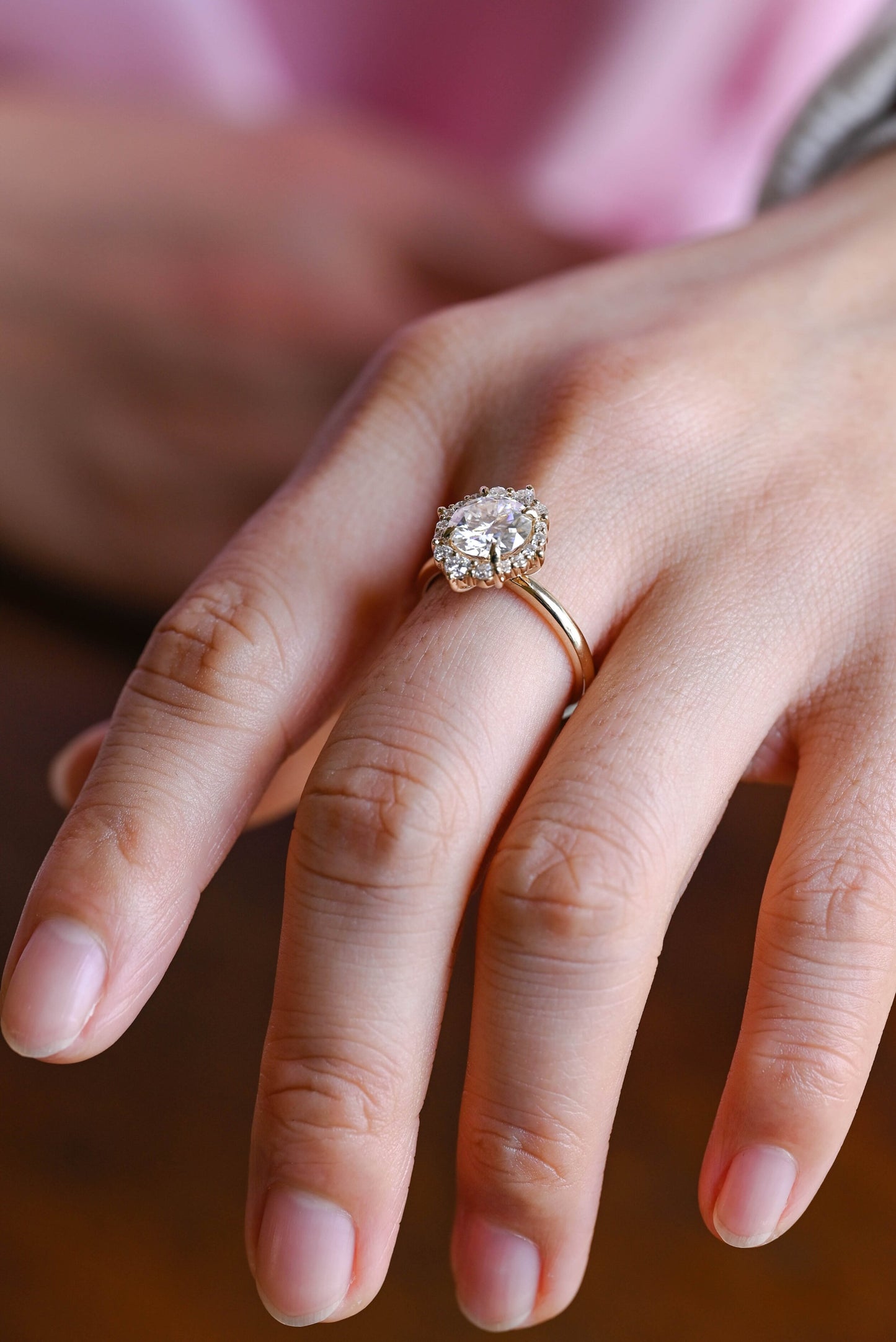 1.0 CT Round Cut Halo Moissanite Engagement Ring