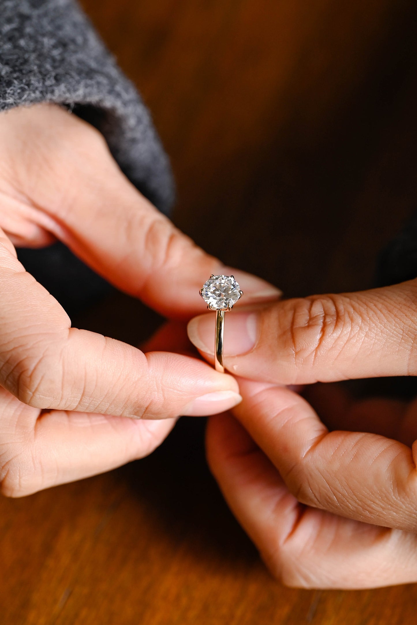2.0 CT Round Cut Solitaire Moissanite Engagement Ring