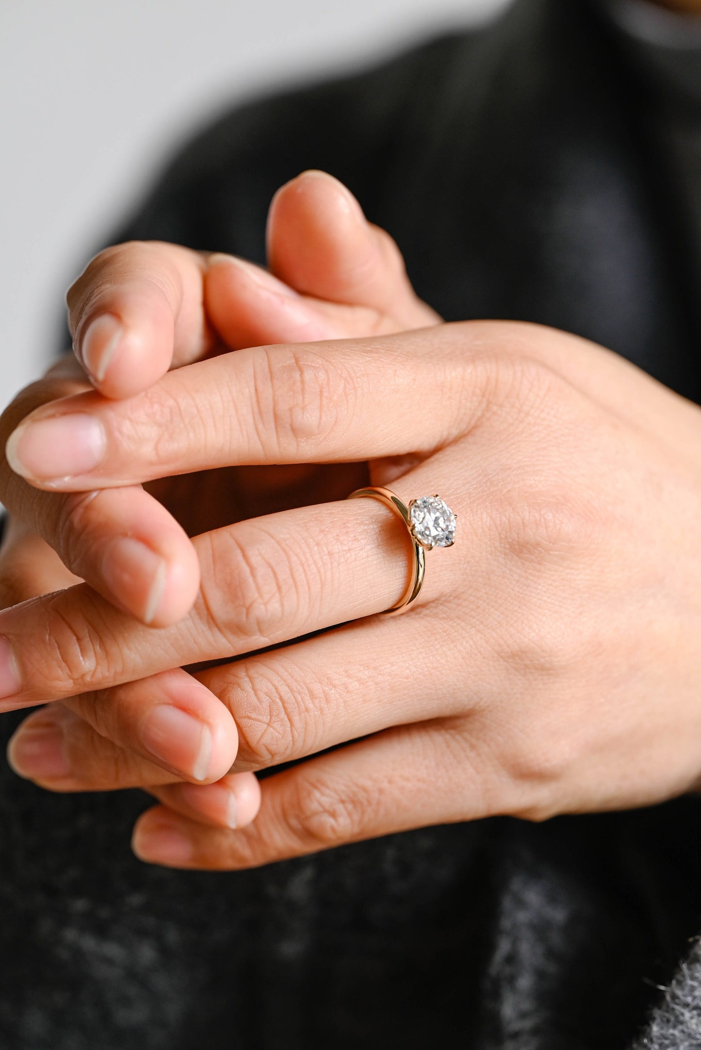 2.0 CT Round Cut Solitaire Moissanite Engagement Ring