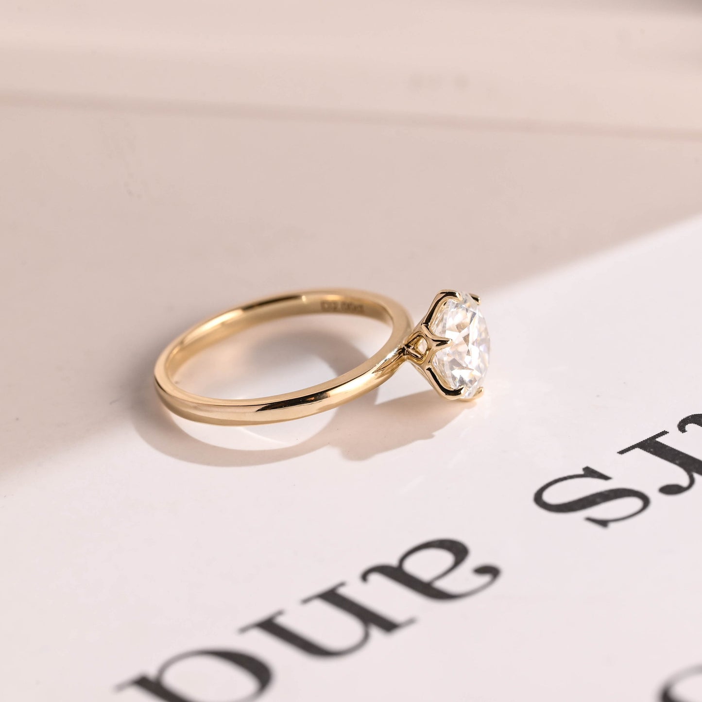 2.0 CT Round Cut Solitaire Moissanite Engagement Ring