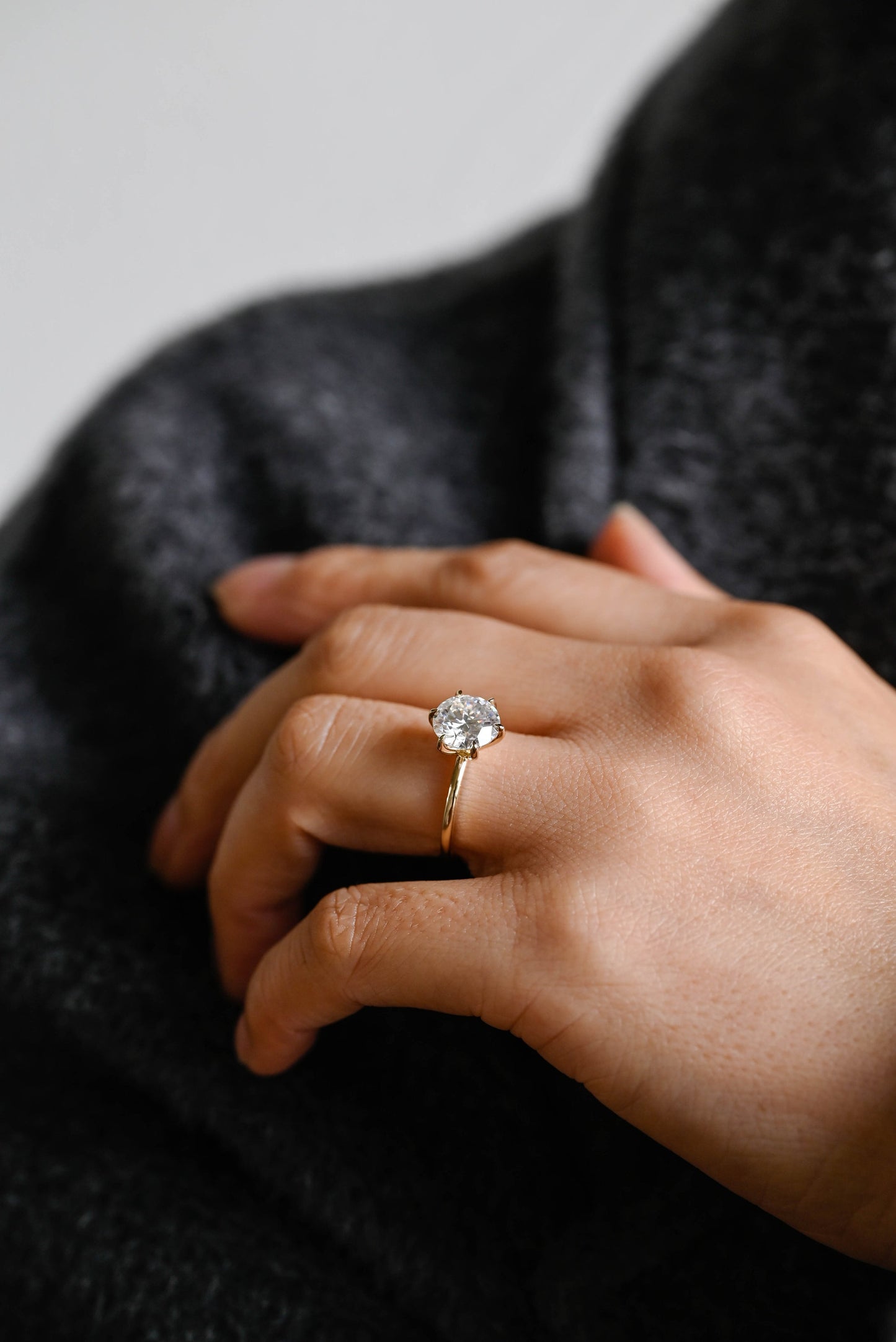 2.5 CT Round Cut Solitaire Moissanite Engagement Ring