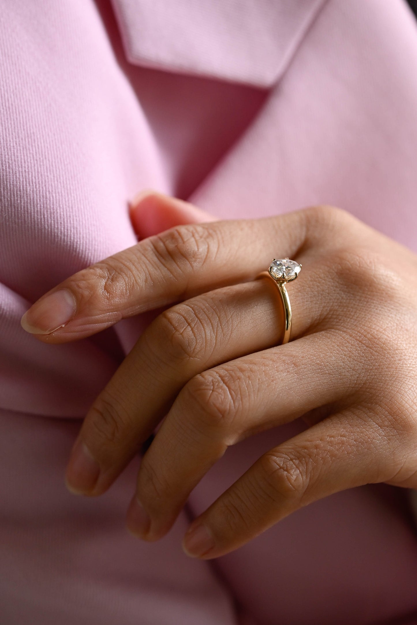 2.0 CT Oval Cut Solitaire Moissanite Engagement Ring