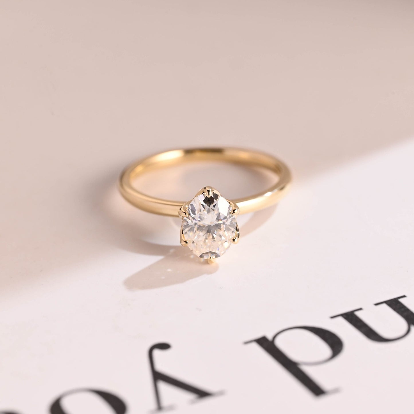 2.0 CT Oval Cut Solitaire Moissanite Engagement Ring