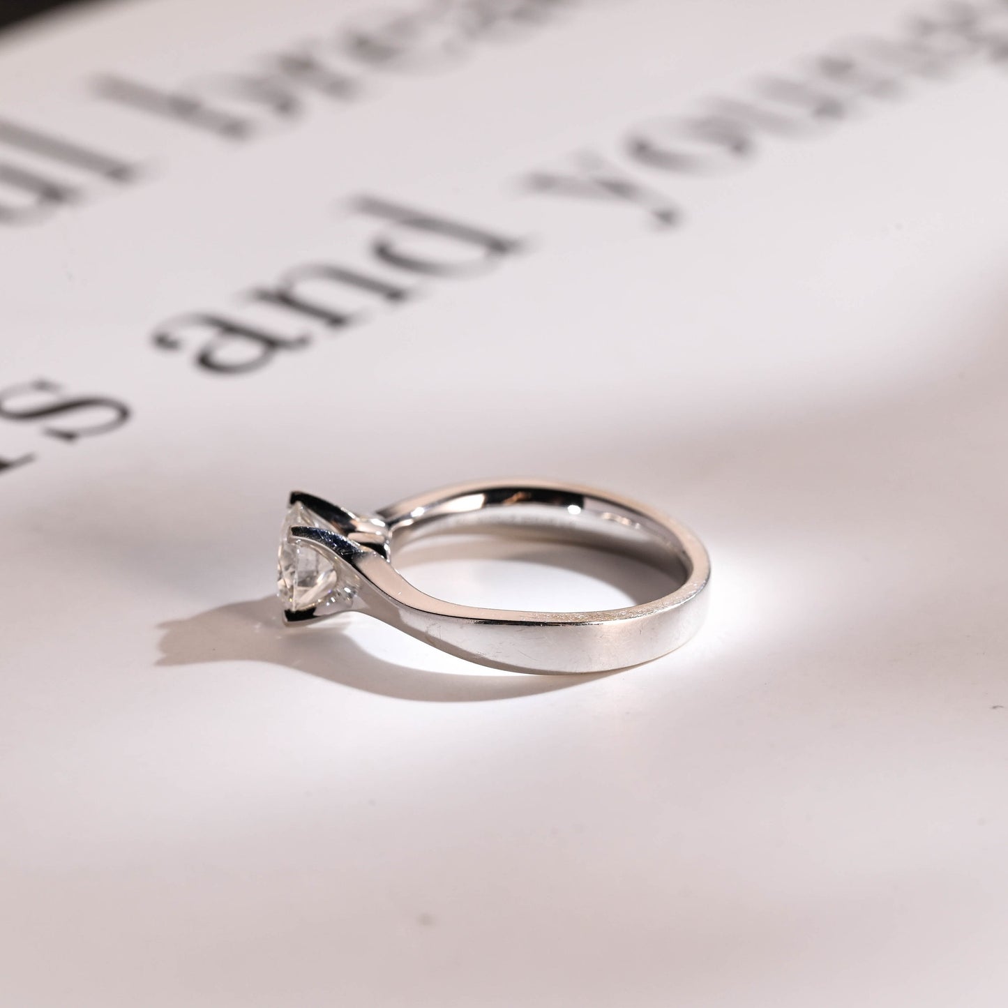 1.0 CT Round Cut Solitaire Moissanite Engagement Ring