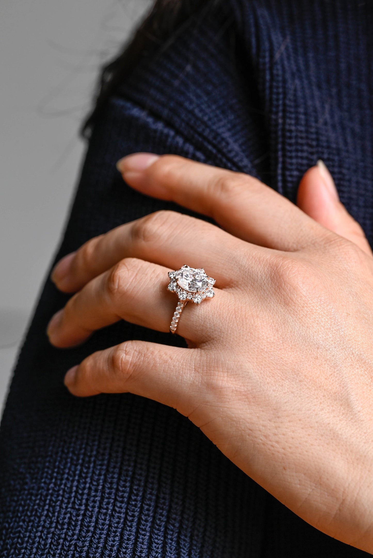 1.0 CT Oval Cut Halo Moissanite Engagement Ring
