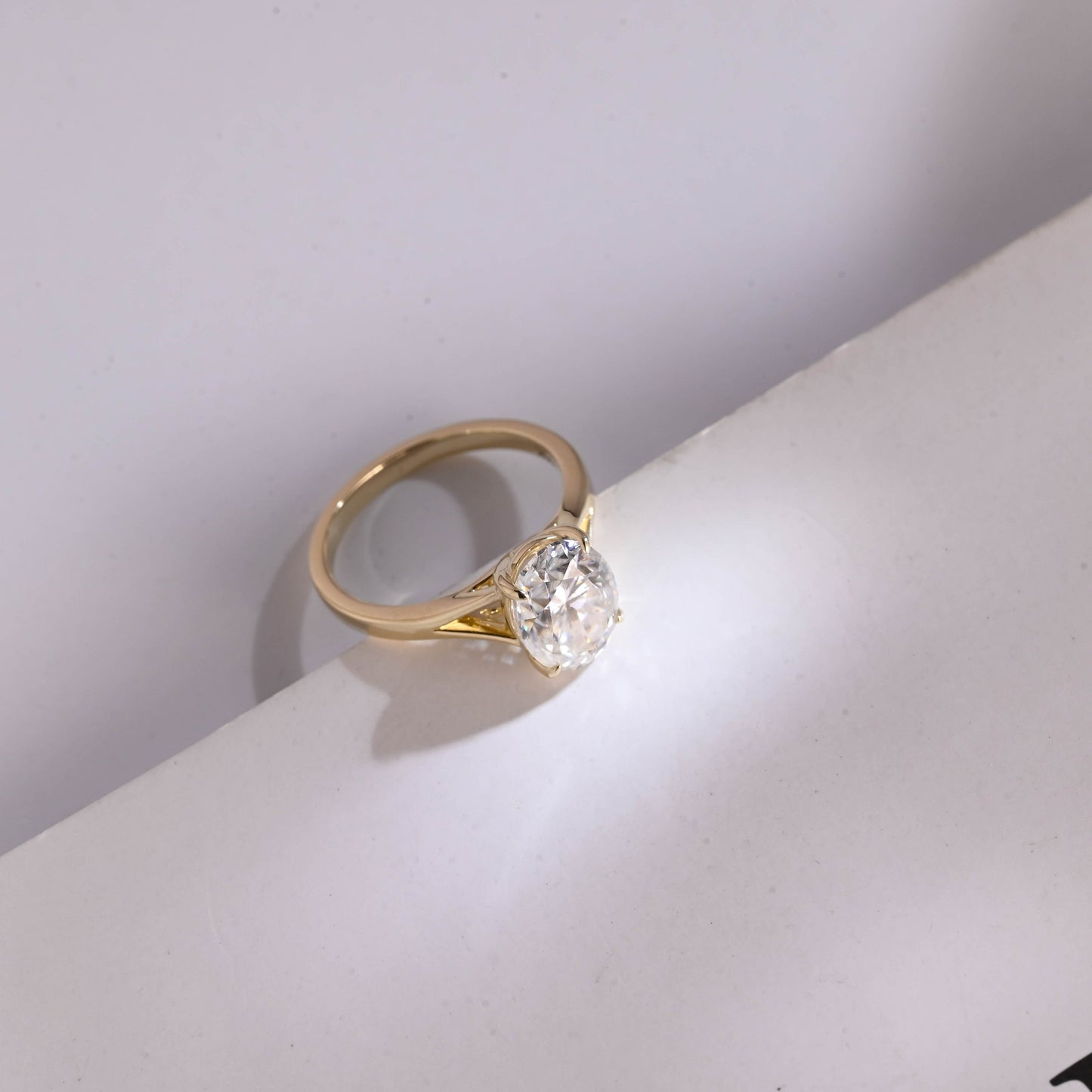 1.0 CT Oval Cut Solitaire Moissanite Engagement Ring