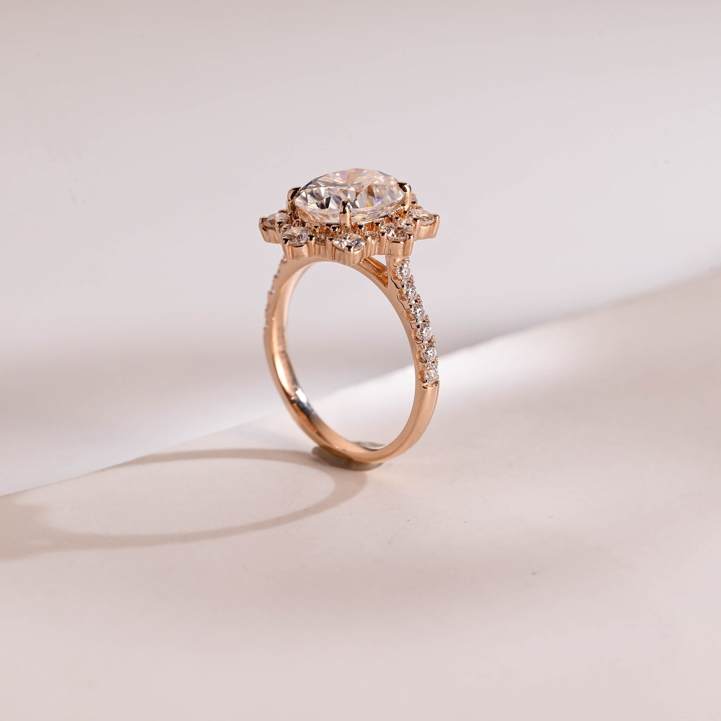 1.0 CT Oval Cut Halo Moissanite Engagement Ring