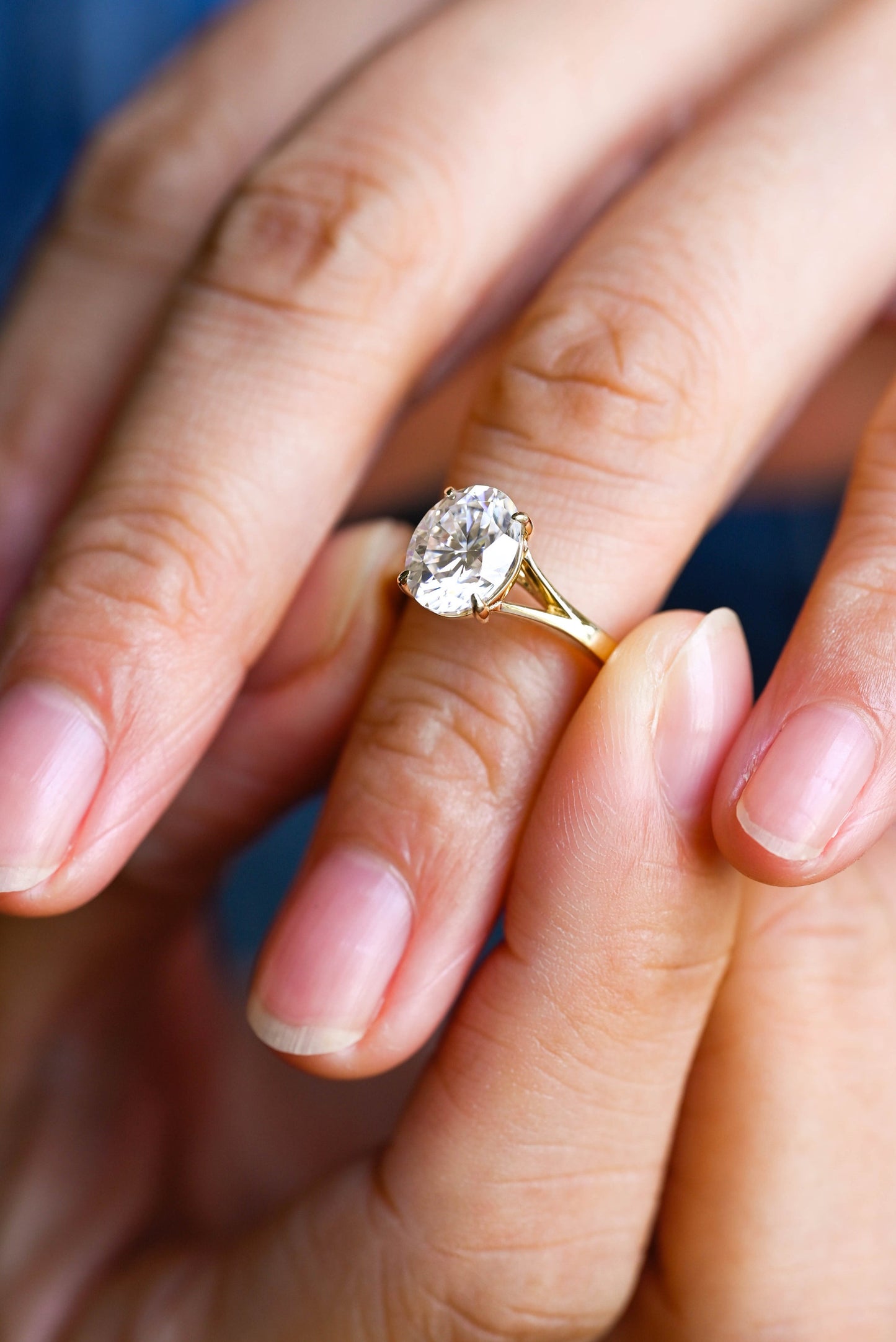 1.0 CT Oval Cut Solitaire Moissanite Engagement Ring
