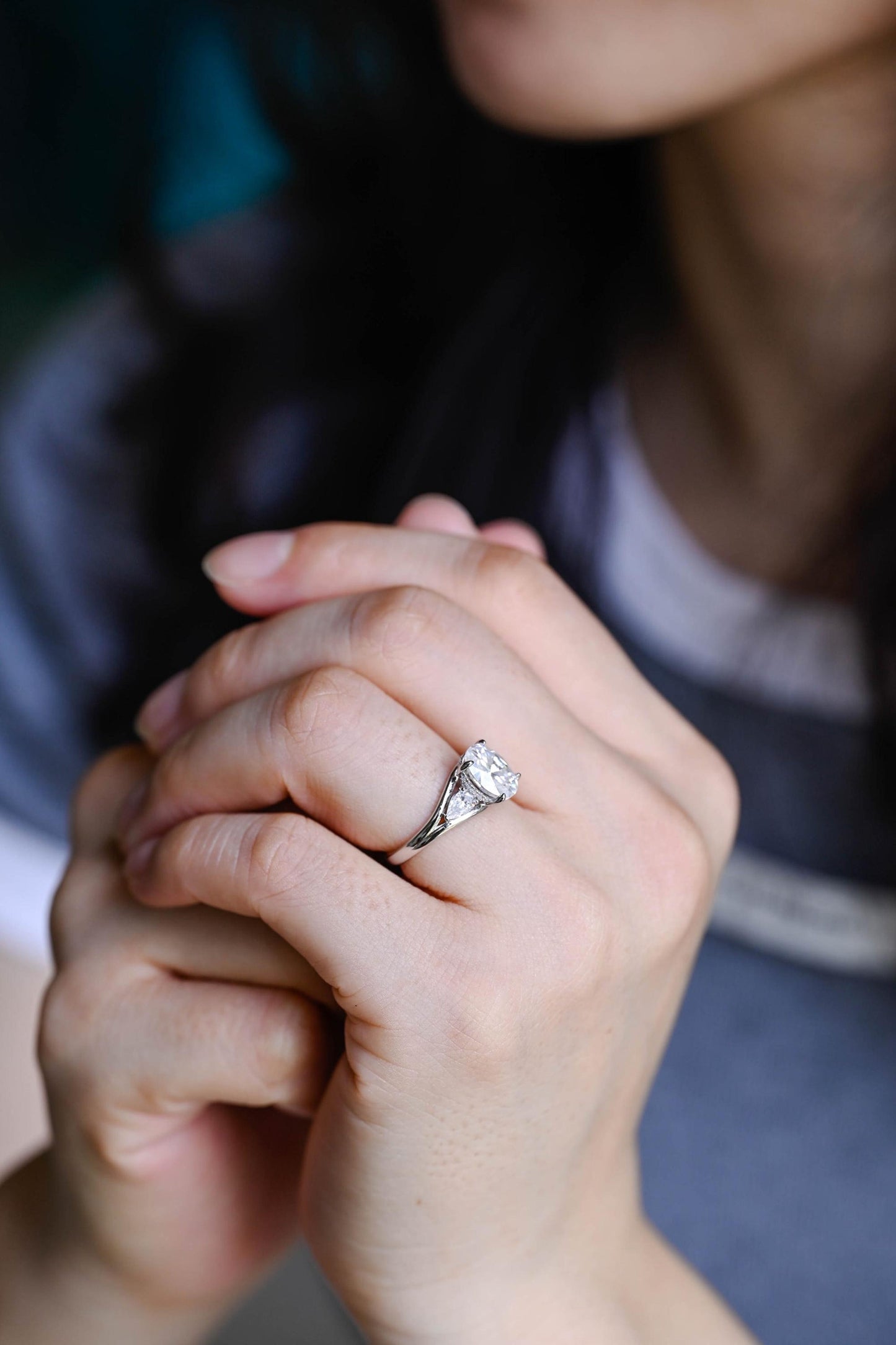 2.0 CT Oval Cut Three Stone Moissanite Engagement Ring