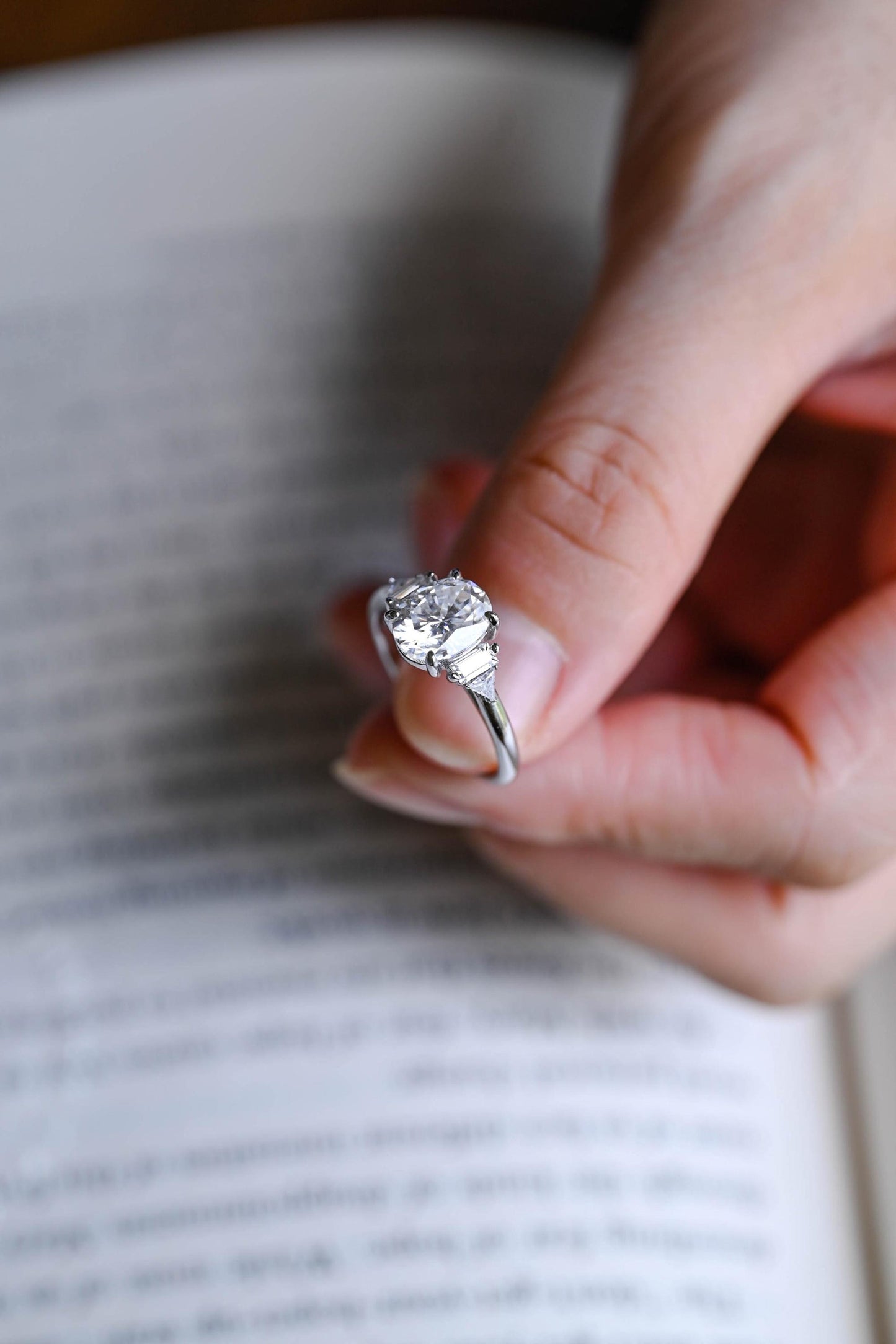 1.5 CT Oval Cut Three Stone Moissanite Engagement Ring