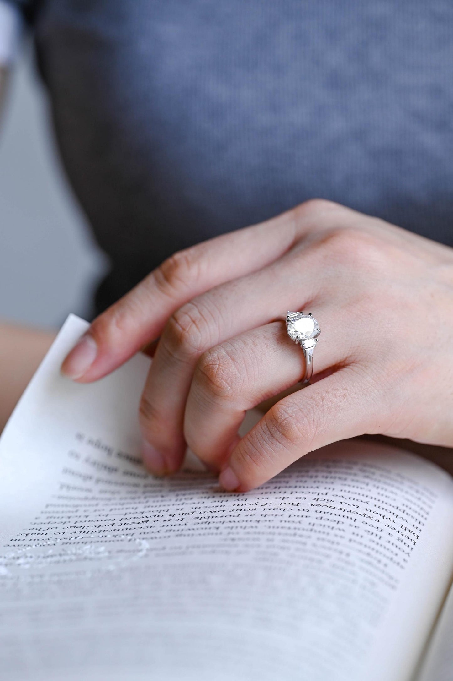 1.5 CT Oval Cut Three Stone Moissanite Engagement Ring