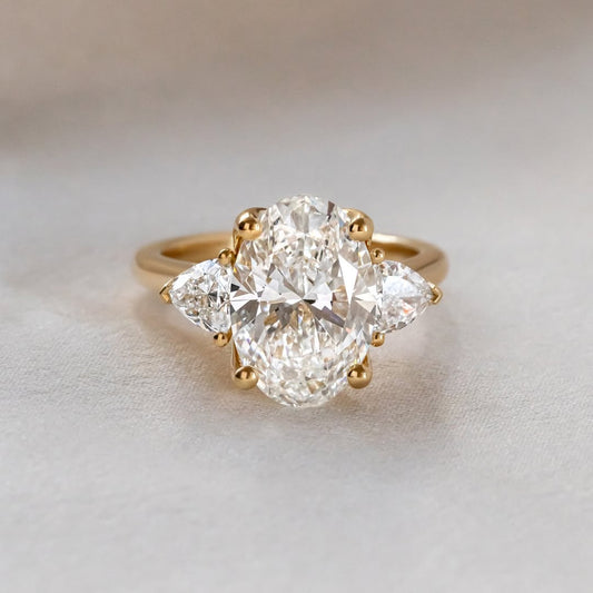 4.0 CT Oval F/VS2 CVD Diamond Three Stone Style Engagement Ring