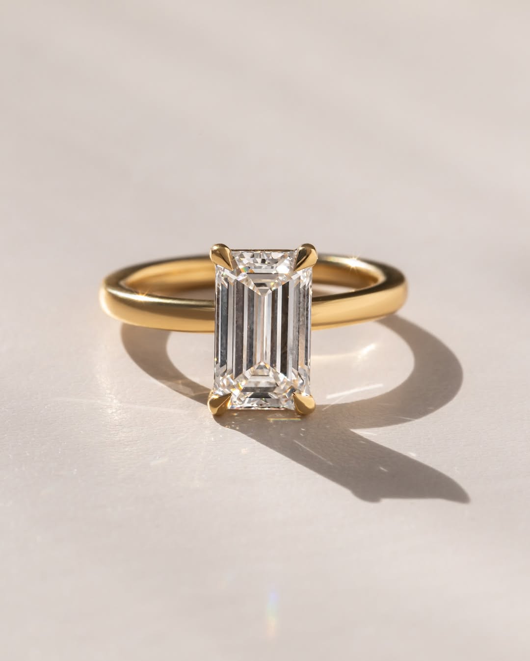 2.0 CT Emerald E/VS1 CVD Diamond Solitare Engagement Ring