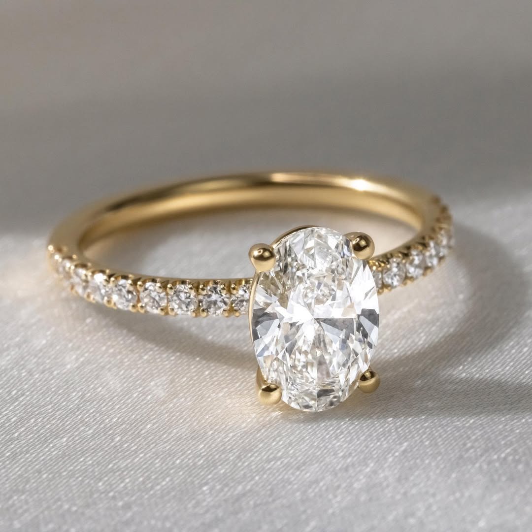1.2 CT Oval E/VS2 CVD Diamond Pave Style Engagement Ring