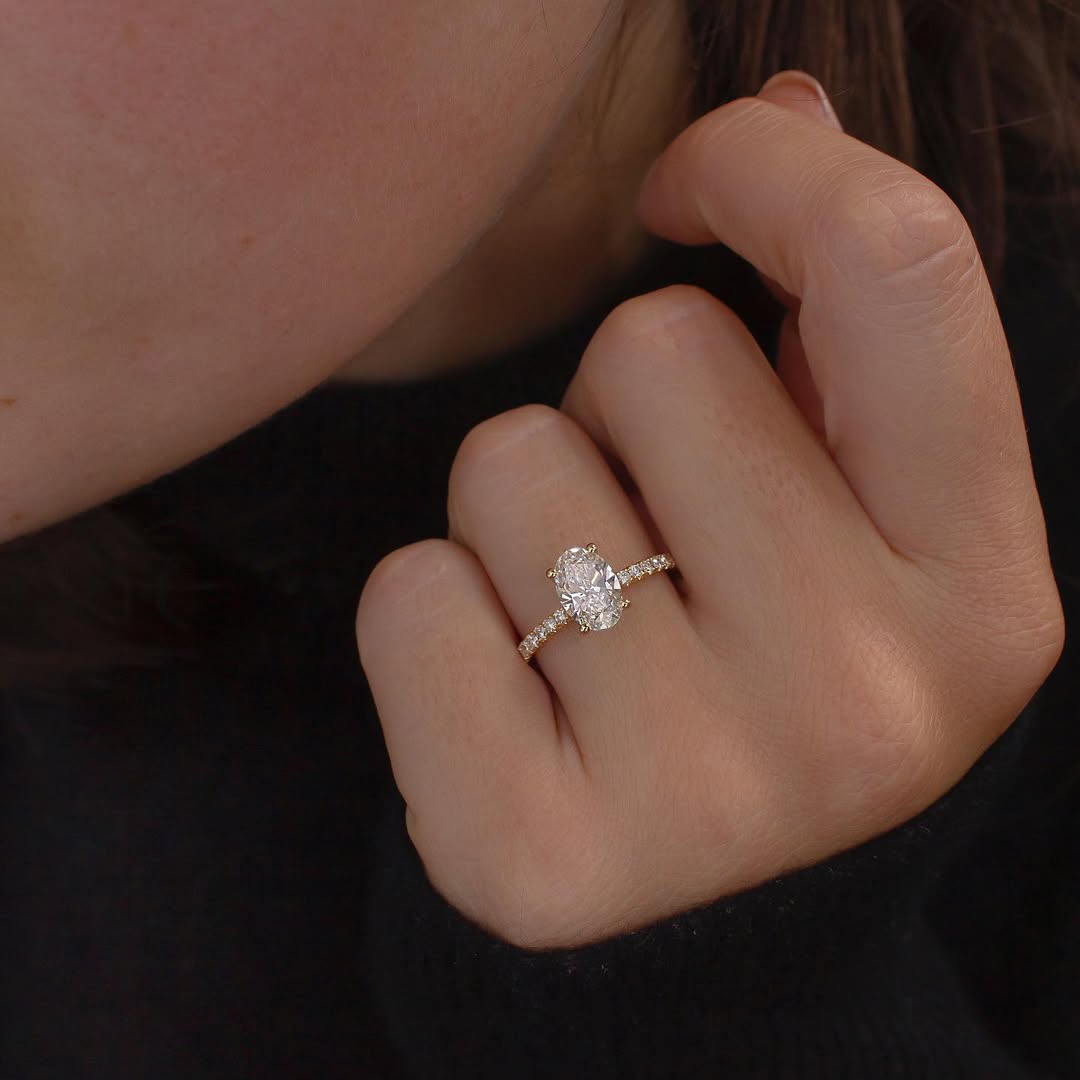 1.2 CT Oval E/VS2 CVD Diamond Pave Style Engagement Ring