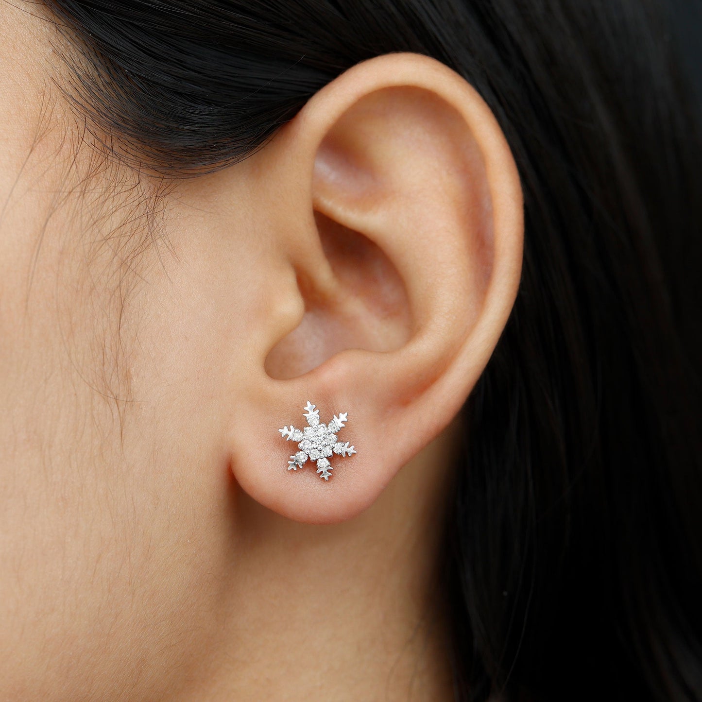 Quinn- 0.66 TCW Round Cluster Moissanite Earrings