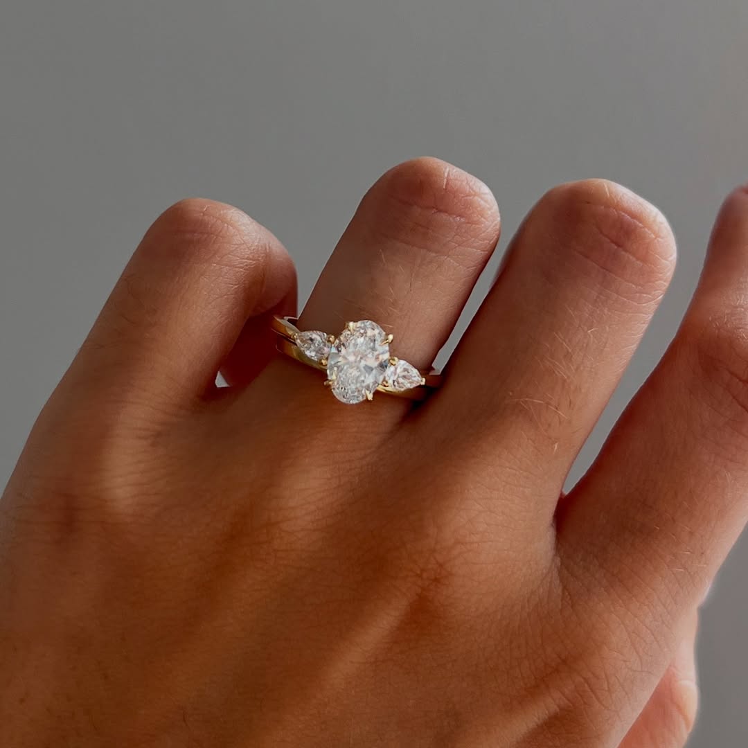1.30 CT Oval E/VS1 CVD Diamond Three Stone Style Engagement Ring
