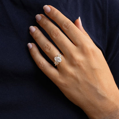 2.0 CT Oval G/VS1 CVD Diamond Cluster Style Engagement Ring