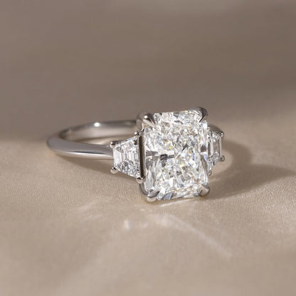 3.0 CT Radiant F/VS2 CVD Diamond Three Stone Style Engagement Ring
