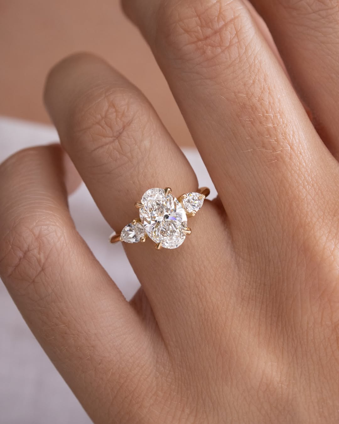 2.0 CT Oval D/VS2 CVD Diamond Three Stone Style Engagement Ring
