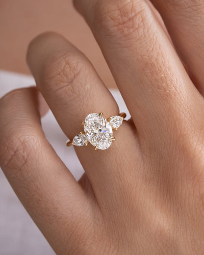 2.0 CT Oval D/VS2 CVD Diamond Three Stone Style Engagement Ring