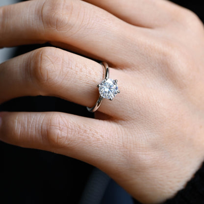 2.0 CT Round Cut Solitaire Moissanite Engagement Ring