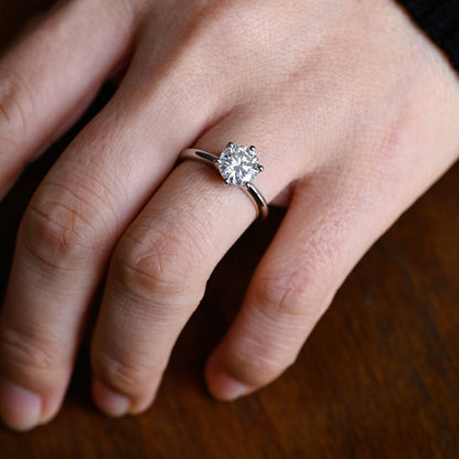 2.0 CT Round Cut Solitaire Moissanite Engagement Ring