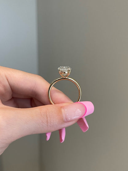 Brandon- 7.0 CT Oval Solitaire Moissanite Ring