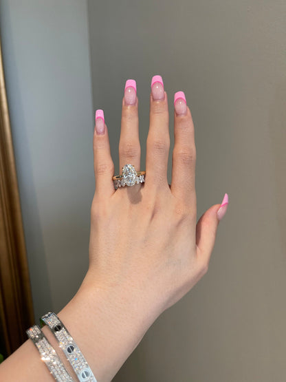 Brandon- 7.0 CT Oval Solitaire Moissanite Ring