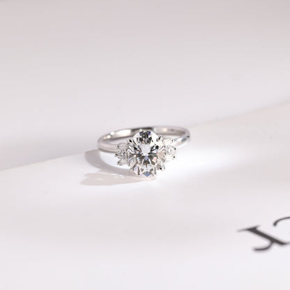 1.0 CT Oval Cut Cluster Moissanite Engagement Ring