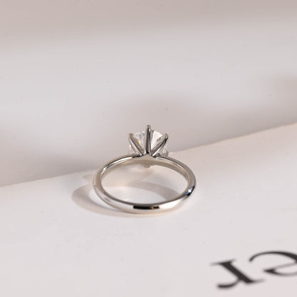 1.5 CT Round Cut Solitaire Moissanite Engagement Ring