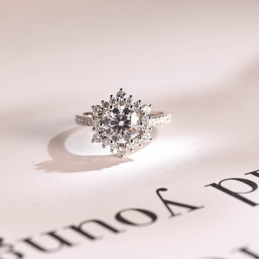1.0 CT Round Cut Halo Moissanite Engagement Ring