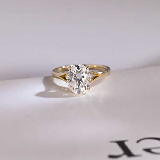 1.0 CT Oval Cut Solitaire Moissanite Engagement Ring