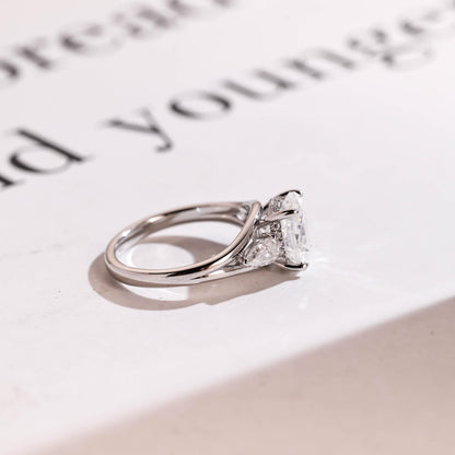 2.0 CT Oval Cut Three Stone Moissanite Engagement Ring