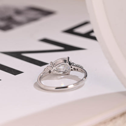 0.8 CT Pear Cut Cluster Moissanite Engagement Ring