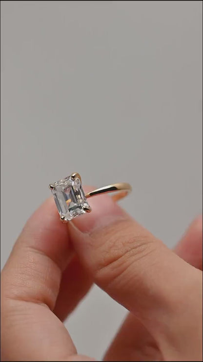 1.0 CT Emerald Cut Solitaire Moissanite Engagement Ring